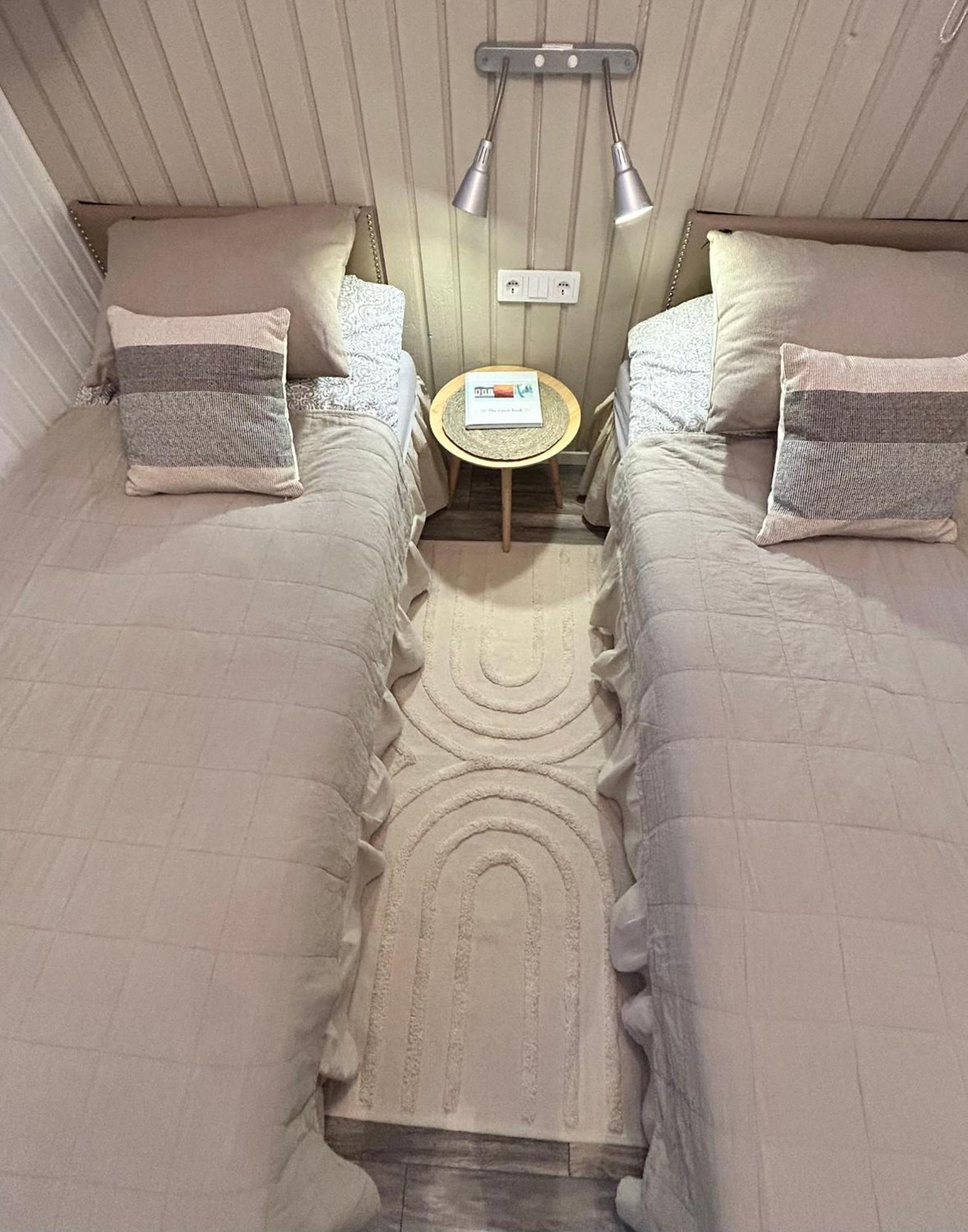 Lilla Huset Bed & Breakfast - Countryside Guesthouse, Free Parking Еребру Екстер'єр фото