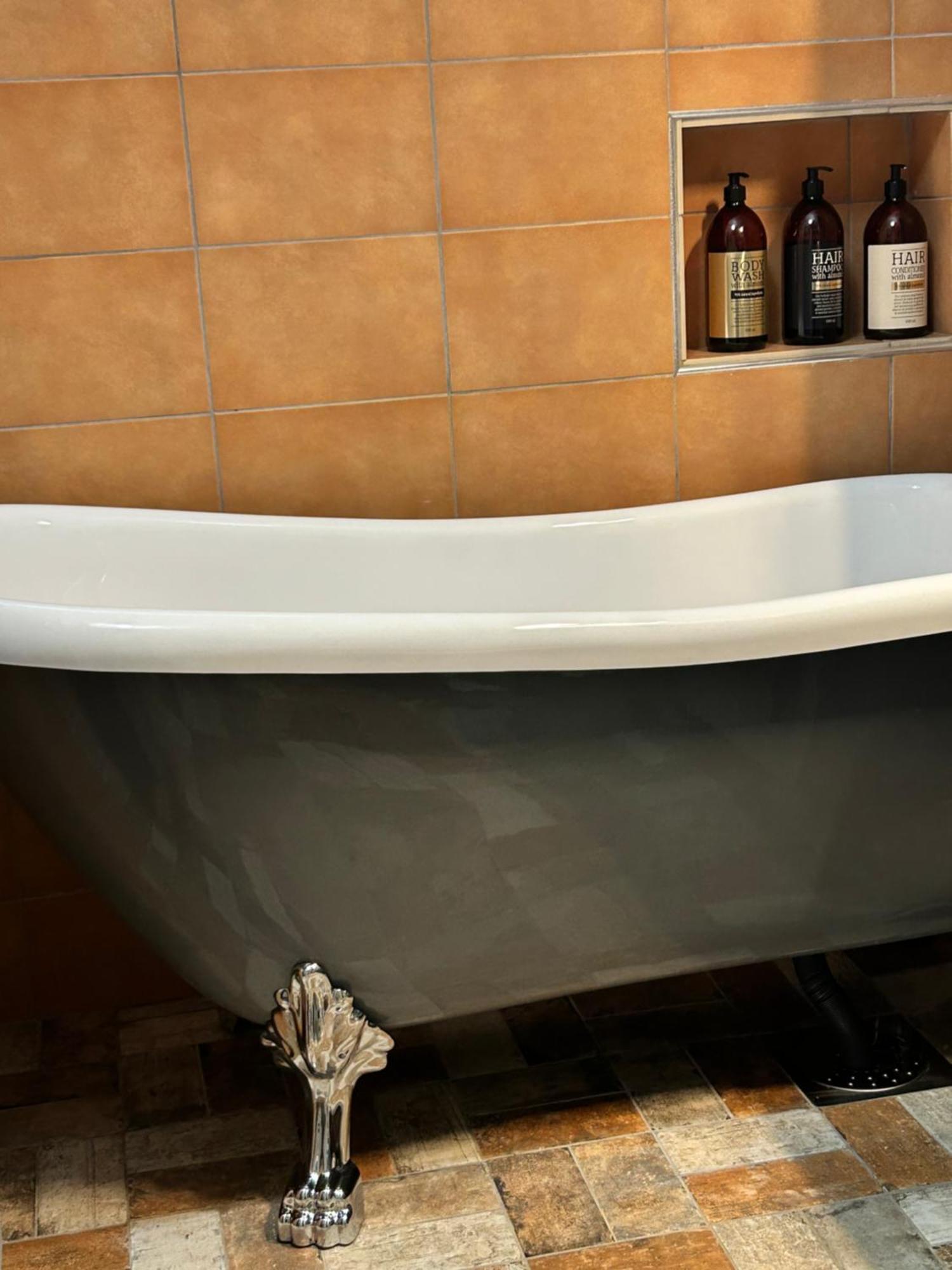 Lilla Huset Bed & Breakfast - Countryside Guesthouse, Free Parking Еребру Екстер'єр фото