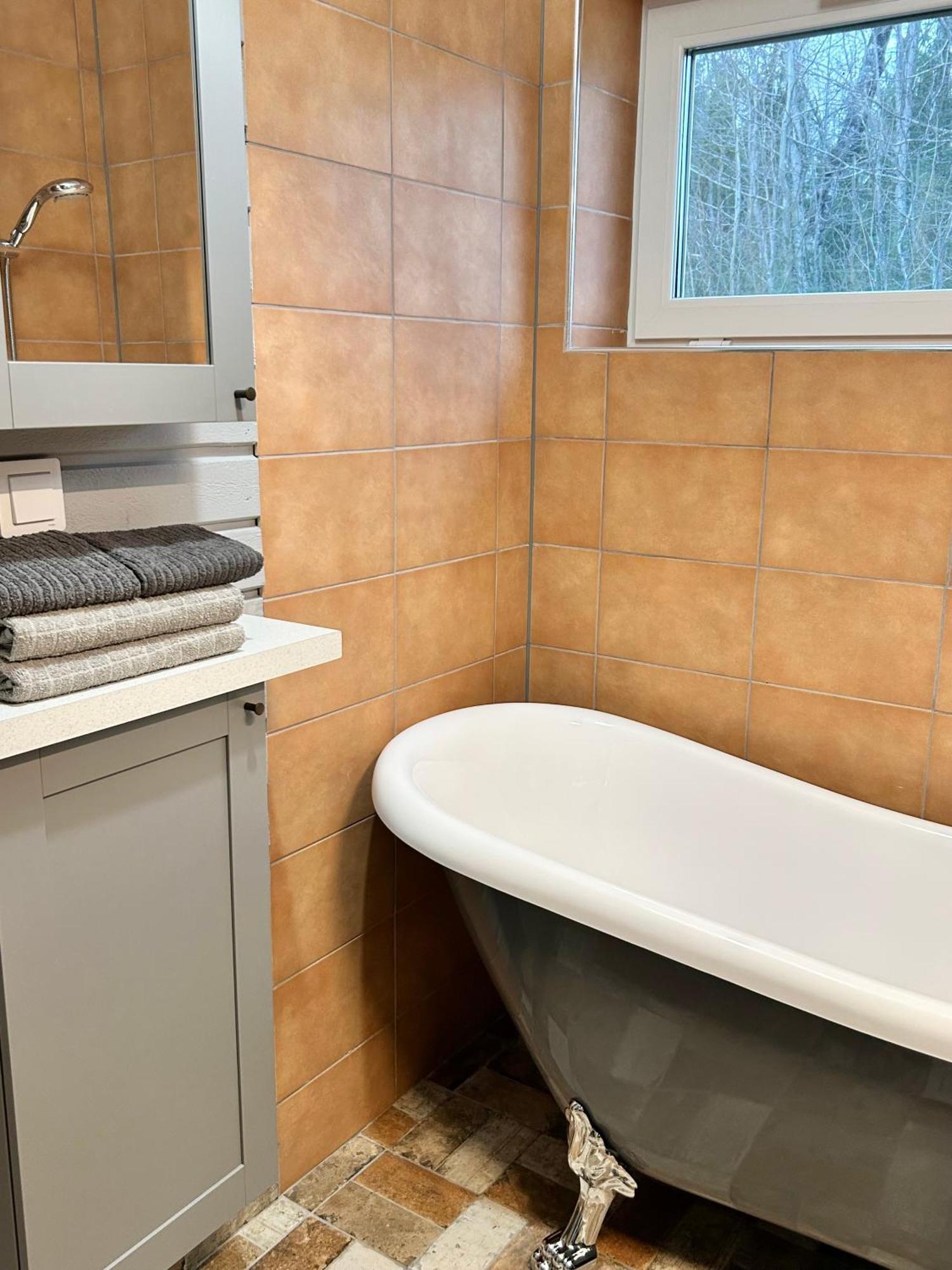 Lilla Huset Bed & Breakfast - Countryside Guesthouse, Free Parking Еребру Екстер'єр фото